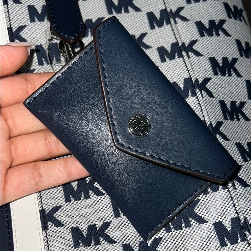 Michael Kors Navy and White Tote Bag - Picture 9 of 10
